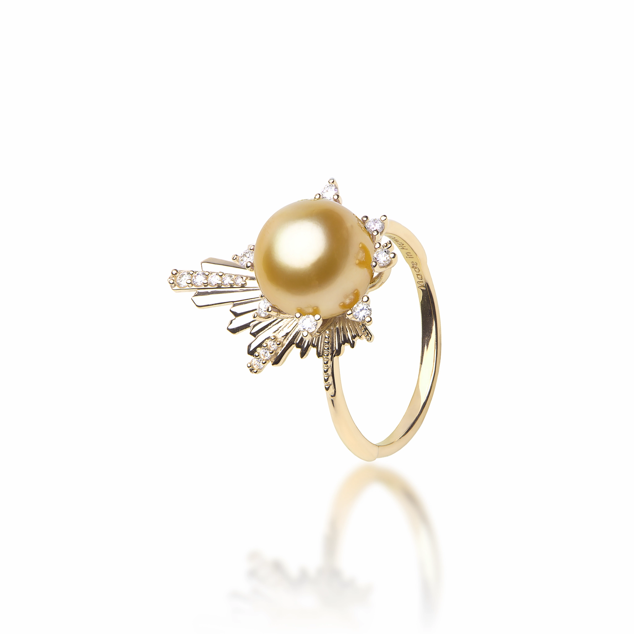 E Ho???la South Sea Gold Pearl Ring in Gold with Diamonds - 21mm Gold Accent