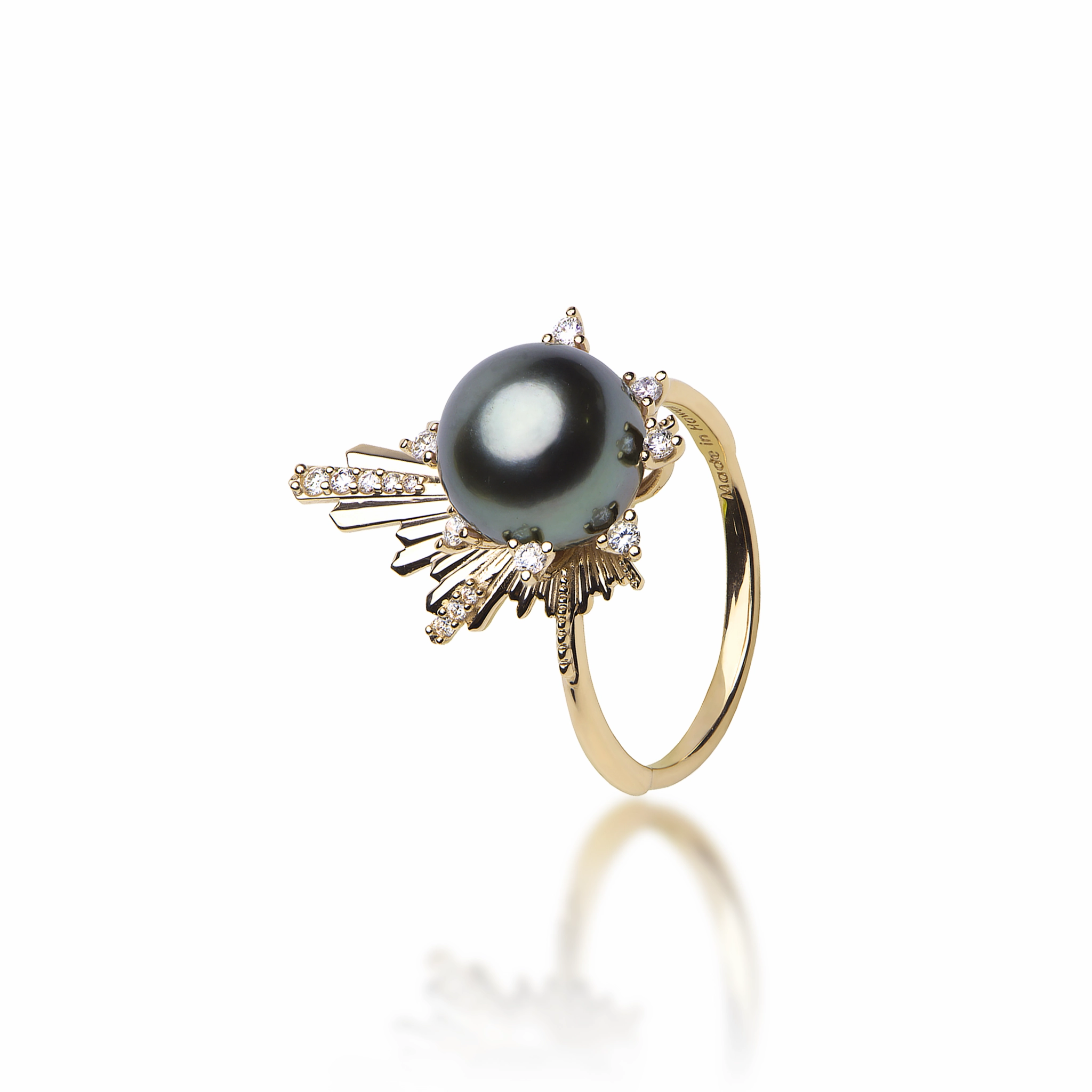 E Ho???la Tahitian Black Pearl Ring in Gold with Diamonds - 21mm Sleek Detailing Day Accent
