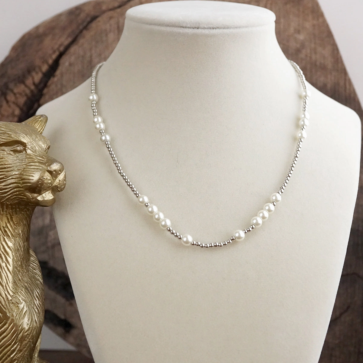 Cool Style Short Dainty Necklace - Pearls and Ball Beads in Silver tone