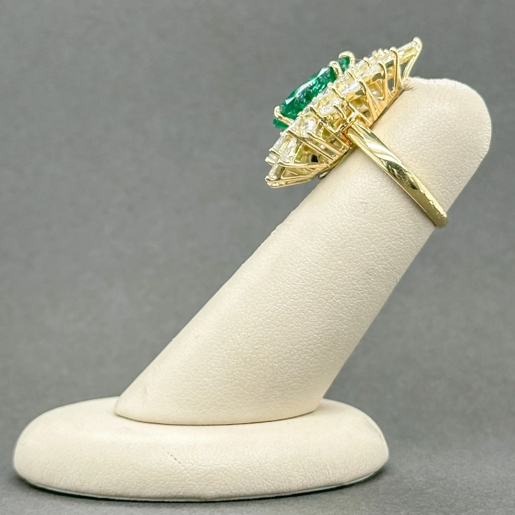 Estate 18K TT Gold 10.15ctw H-I/VS2-SI1 Diamond & 4.12ct Emerald Cocktail Ring GIA#6223922763
