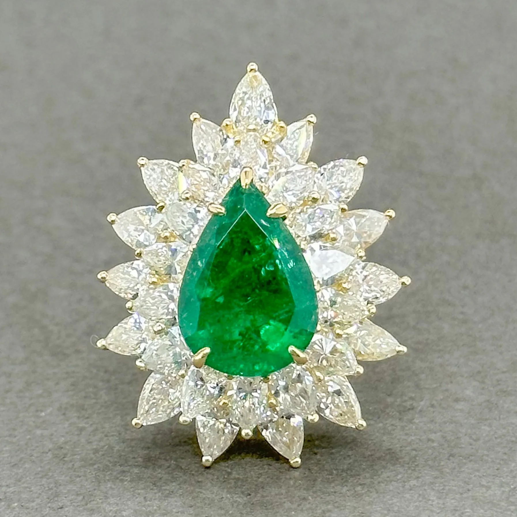 Estate 18K TT Gold 10.15ctw H-I/VS2-SI1 Diamond & 4.12ct Emerald Cocktail Ring GIA#6223922763