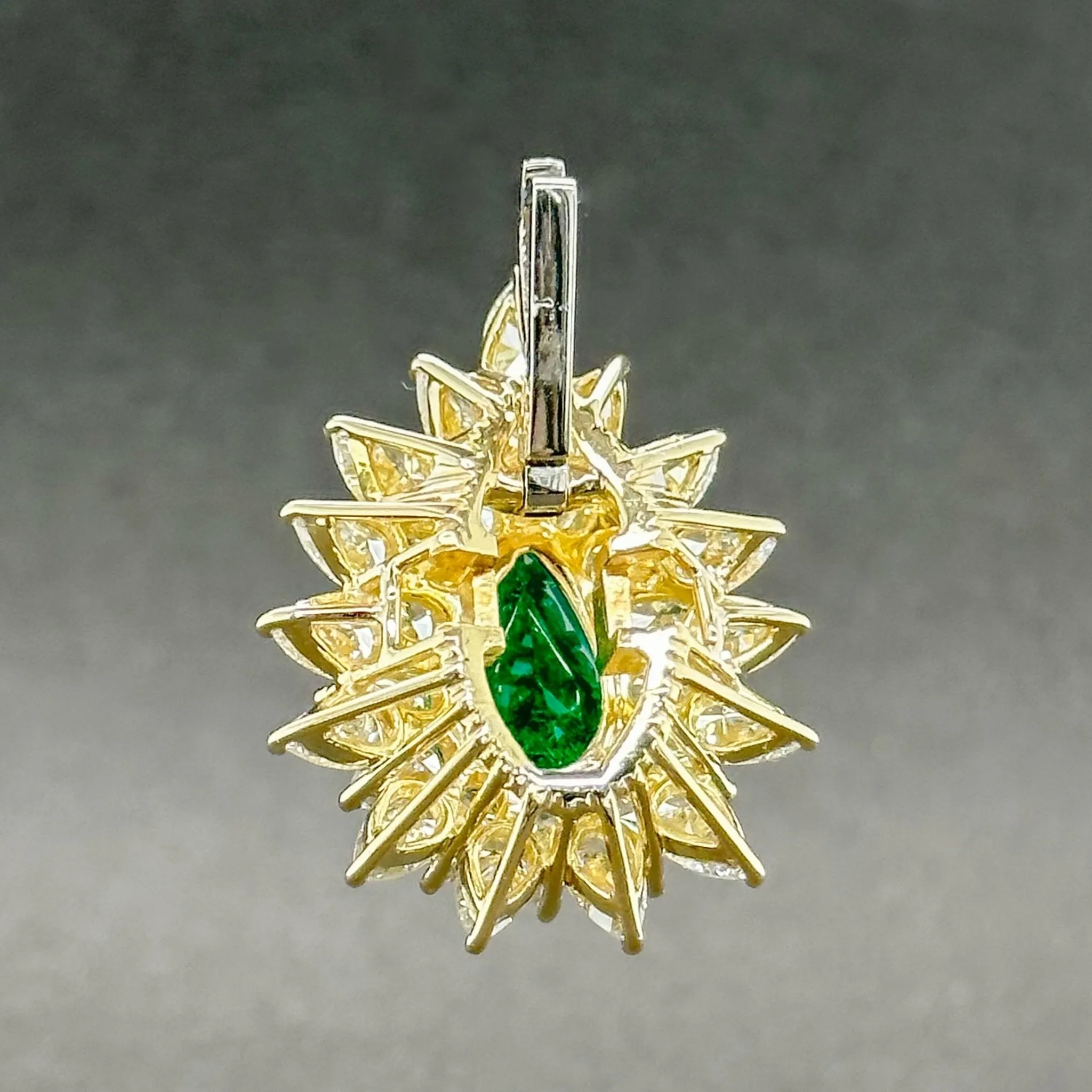 Estate 18K TT Gold 10.15ctw H-I/VS2-SI1 Diamond & 4.12ct Emerald Cocktail Ring GIA#6223922763
