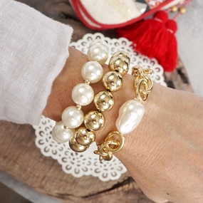 Party Ready Chunky Chain and beads bracelet set pearlized and golden large ball beads