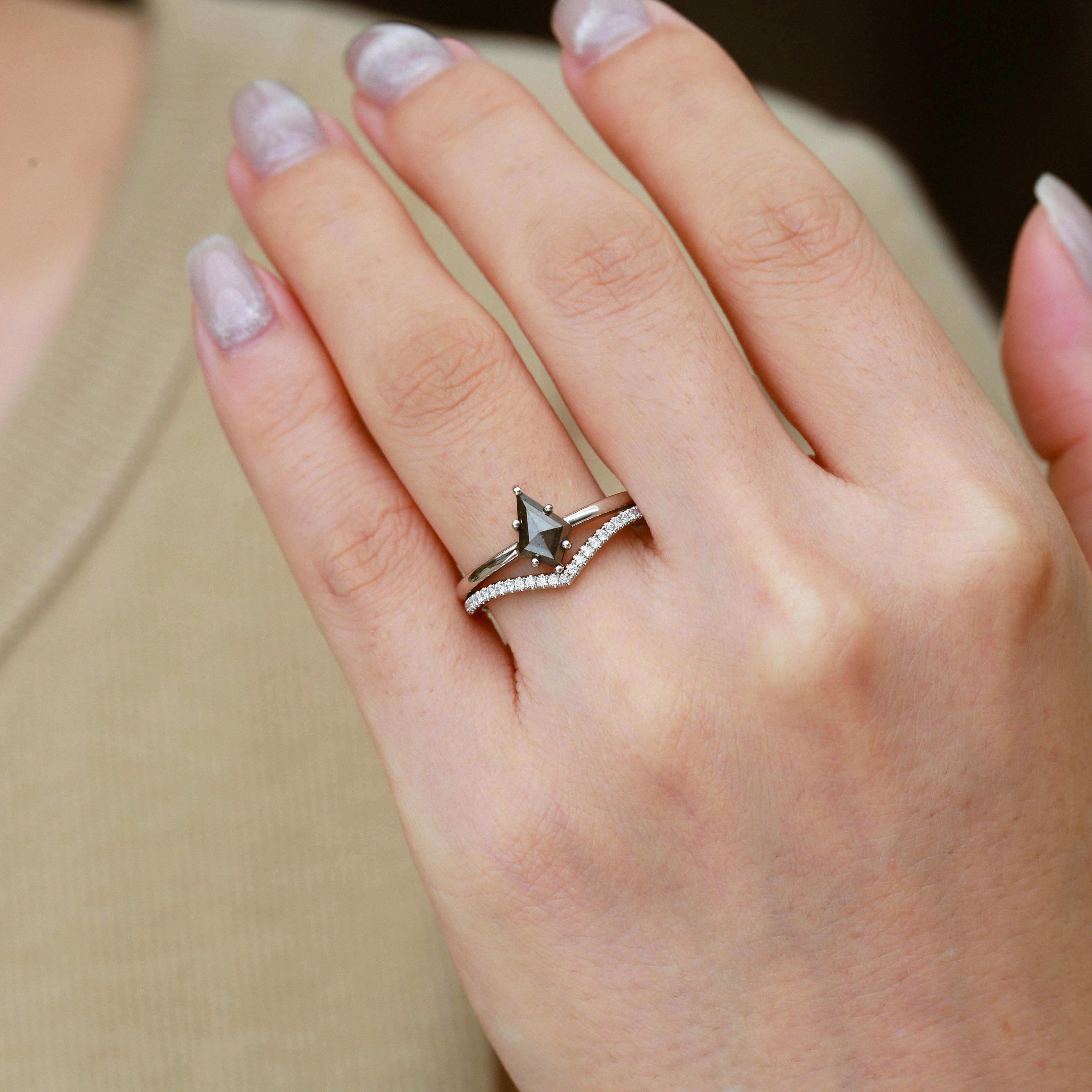 Classic Design Artistic Creation Salt and Pepper Diamonds Chevron Engagement Ring Set 2pcs