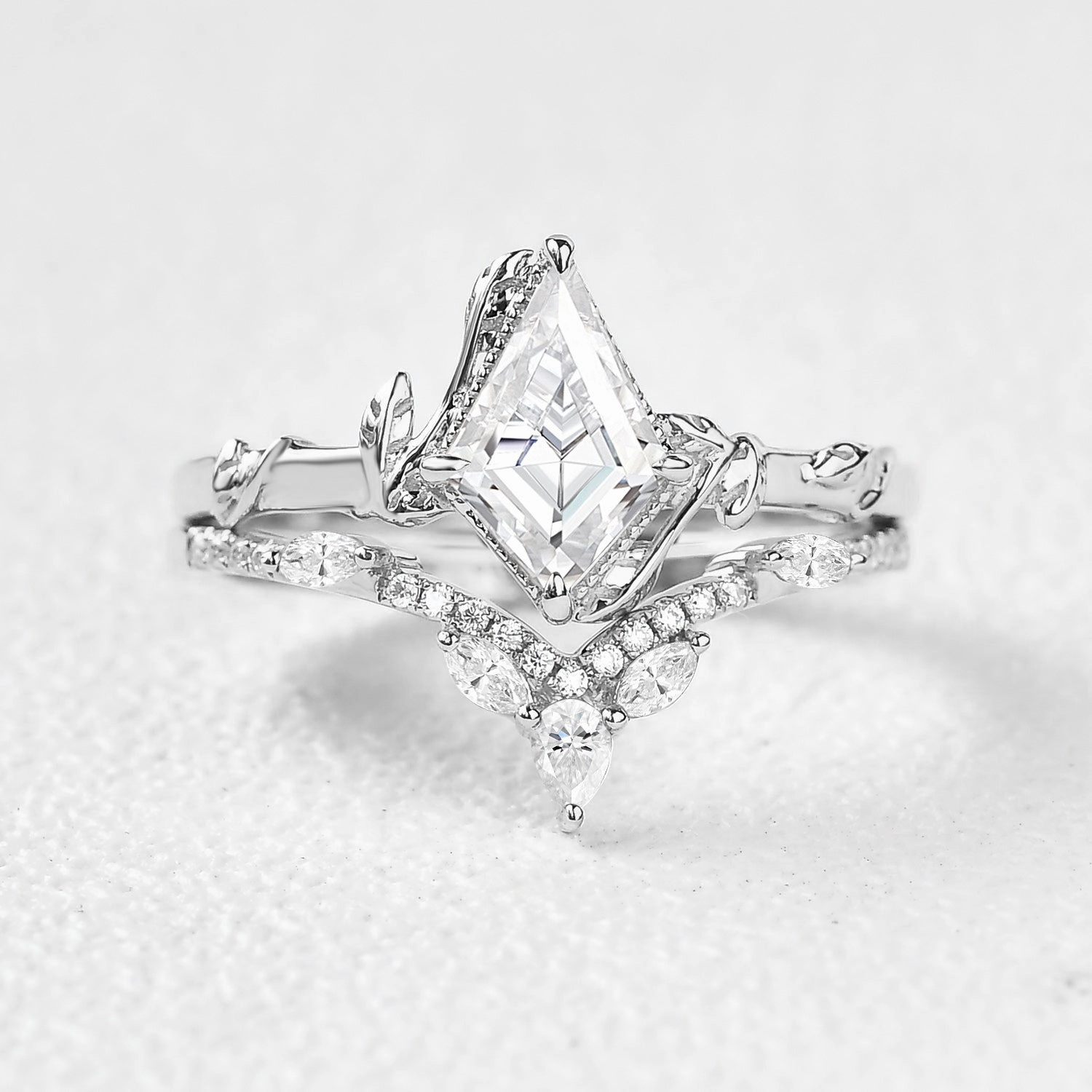 Kite Cut Moissanite Leafy Engagement Ring Sets 2pcs - Lark Lustrous Look Glow Finish