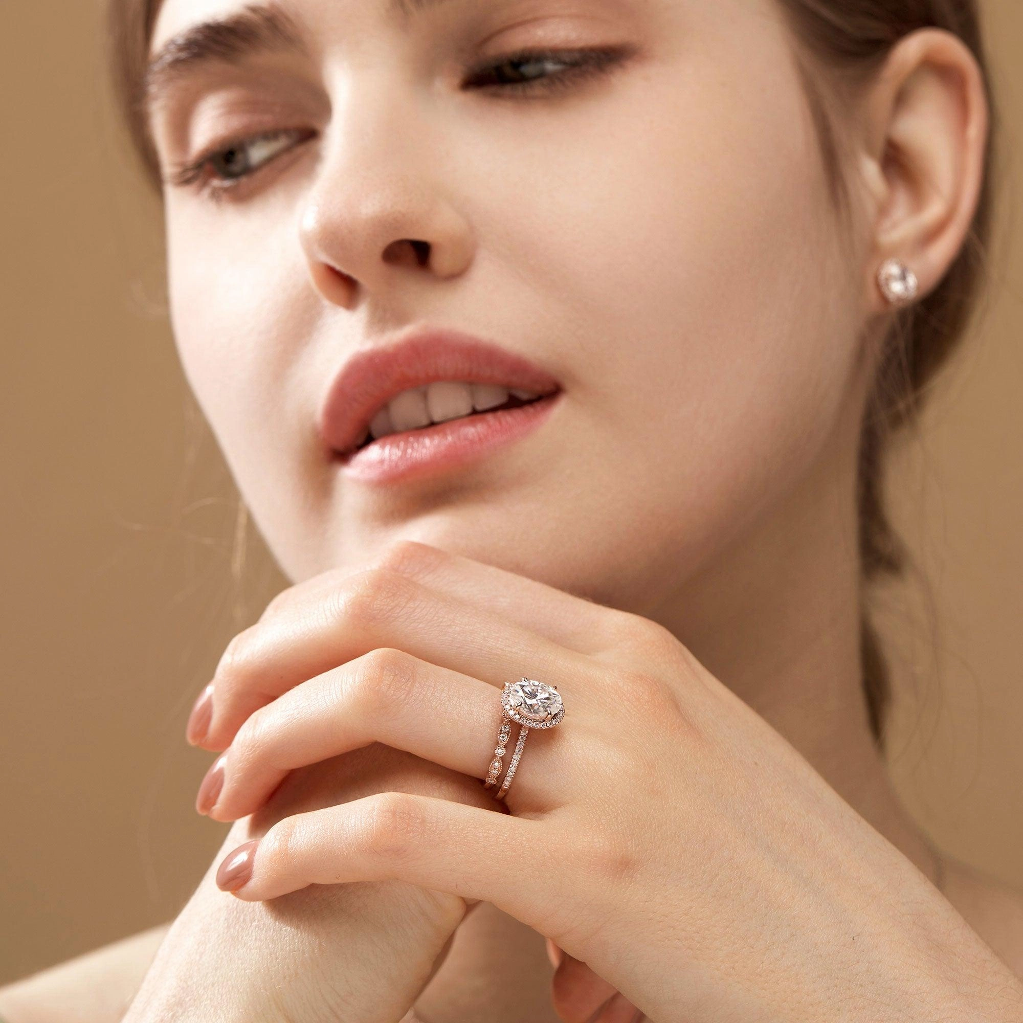 Delicate Craft Exquisite Detailing 2.0ct Oval Moissanite Pave Vintage Halo Ring Set 2pcs - Olivia