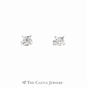 Round Diamond Stud Earrings in Square Illusion Mounting Elegant Appearance Beautiful Appearance