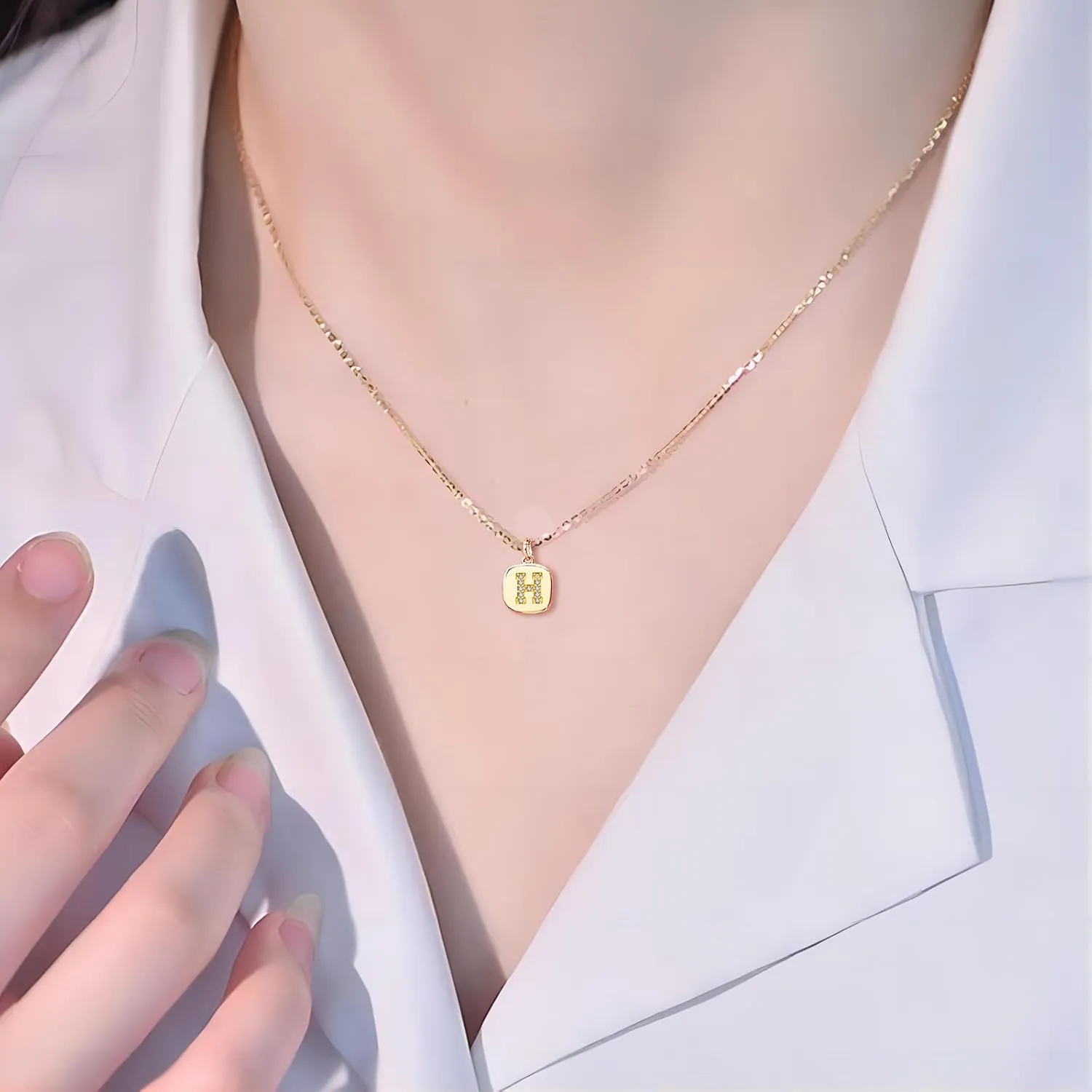 Gold Initial Necklaces for Women, Dainty Gold Plated Initial Pendant Necklace Tiny A-Z Letter Short Necklace Trendy Cute Jewelry