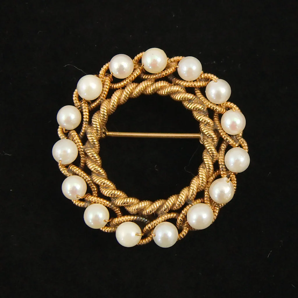 Gold Rope & Pearl Wreath Brooch