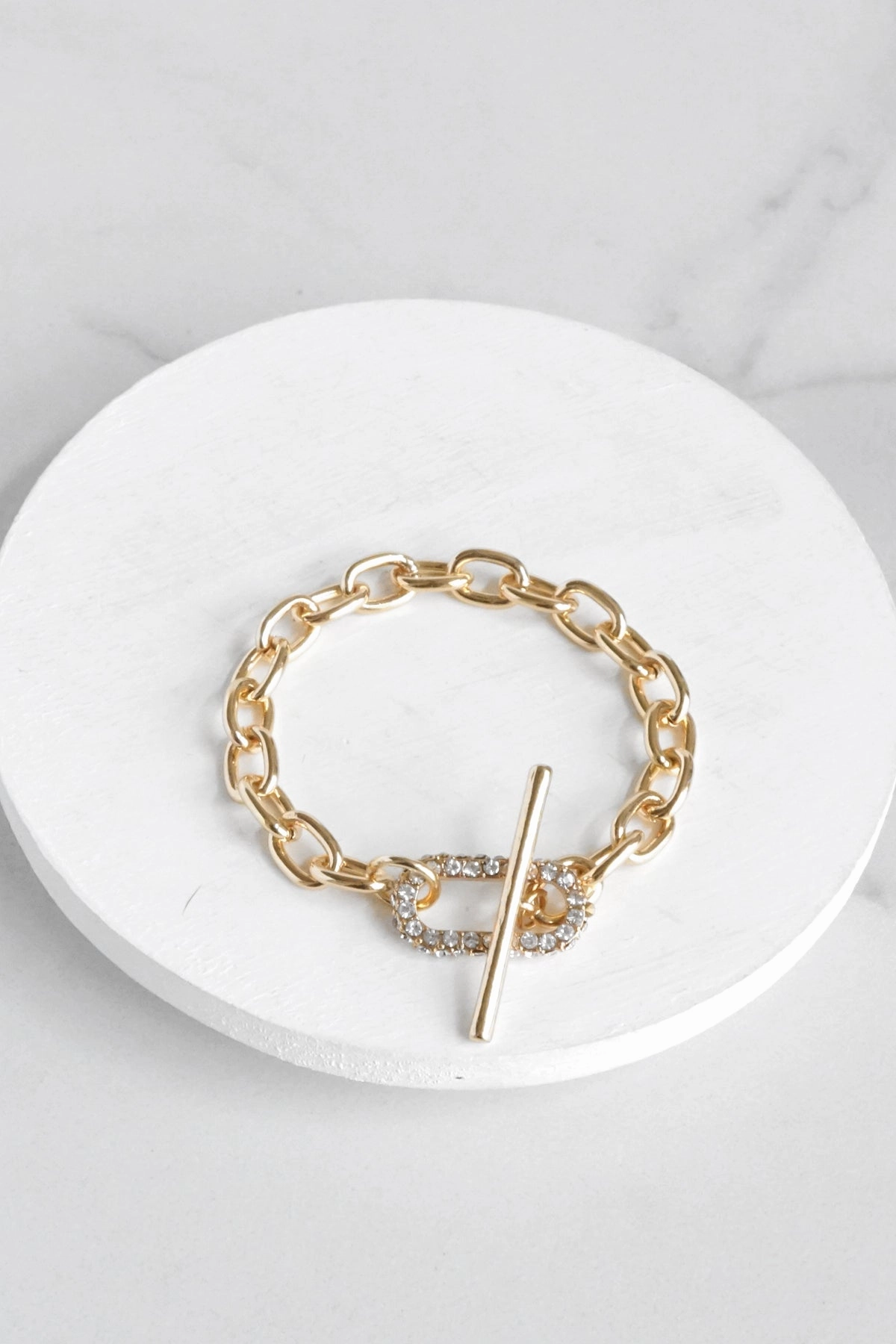 Gold Tone Chain Bracelet with pave' toggle clasp Diverse Fusions Toggle Closures