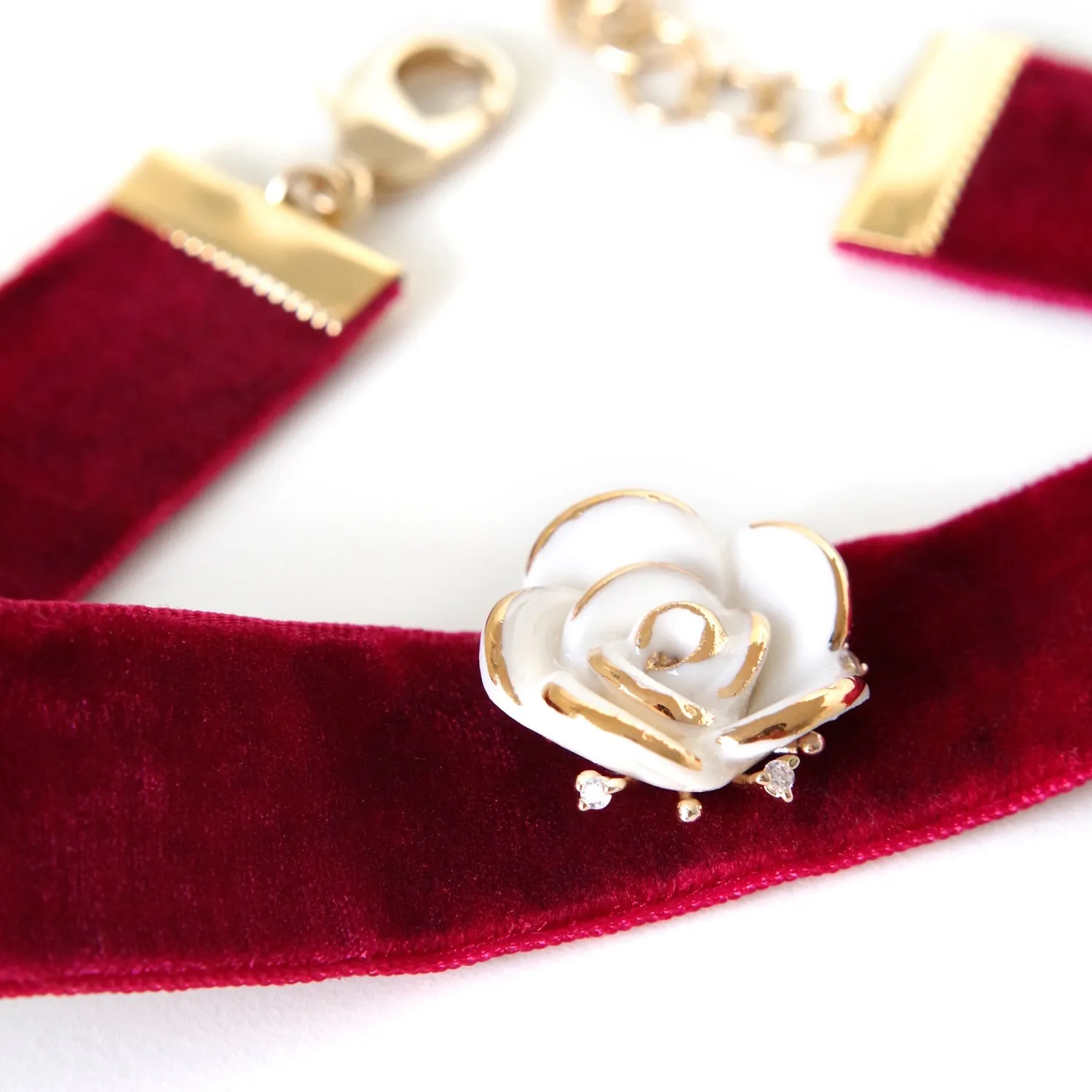 Golden White Cloud Rose Red Velvet Choker