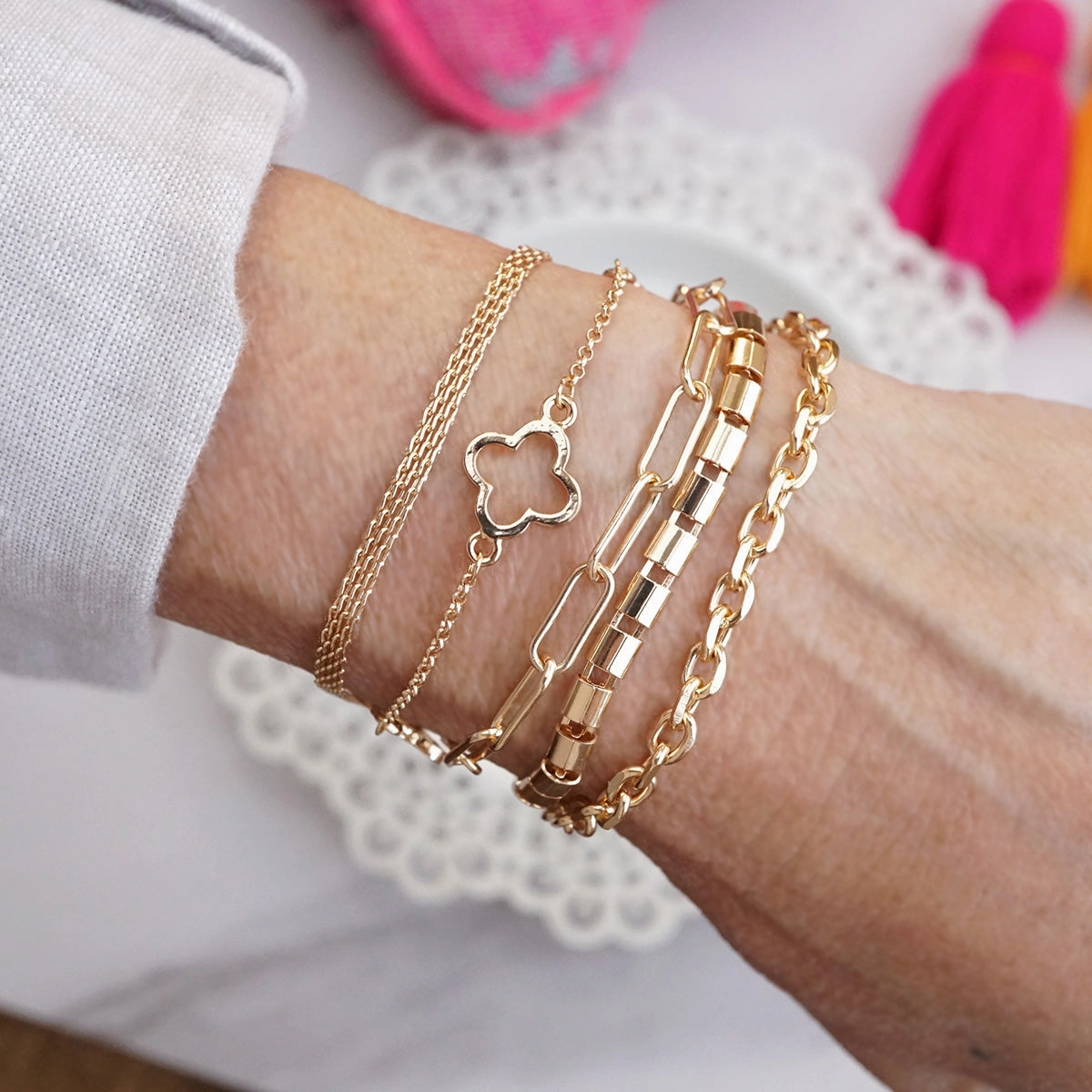 Stellar Combinations Golden Strands ?C Clover Charms 5-in-1 Multi-Layer Chain Bracelet with