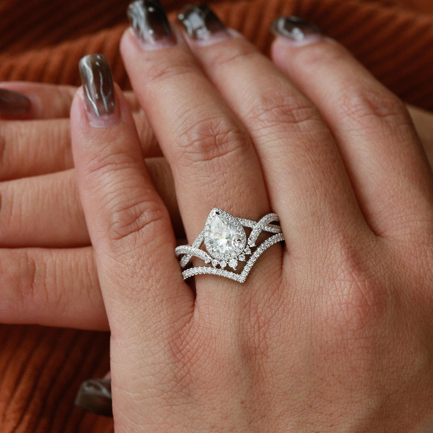 Pear Shaped Moissanite Infinity Gold Ring Set 2pcs Romantic Vibe