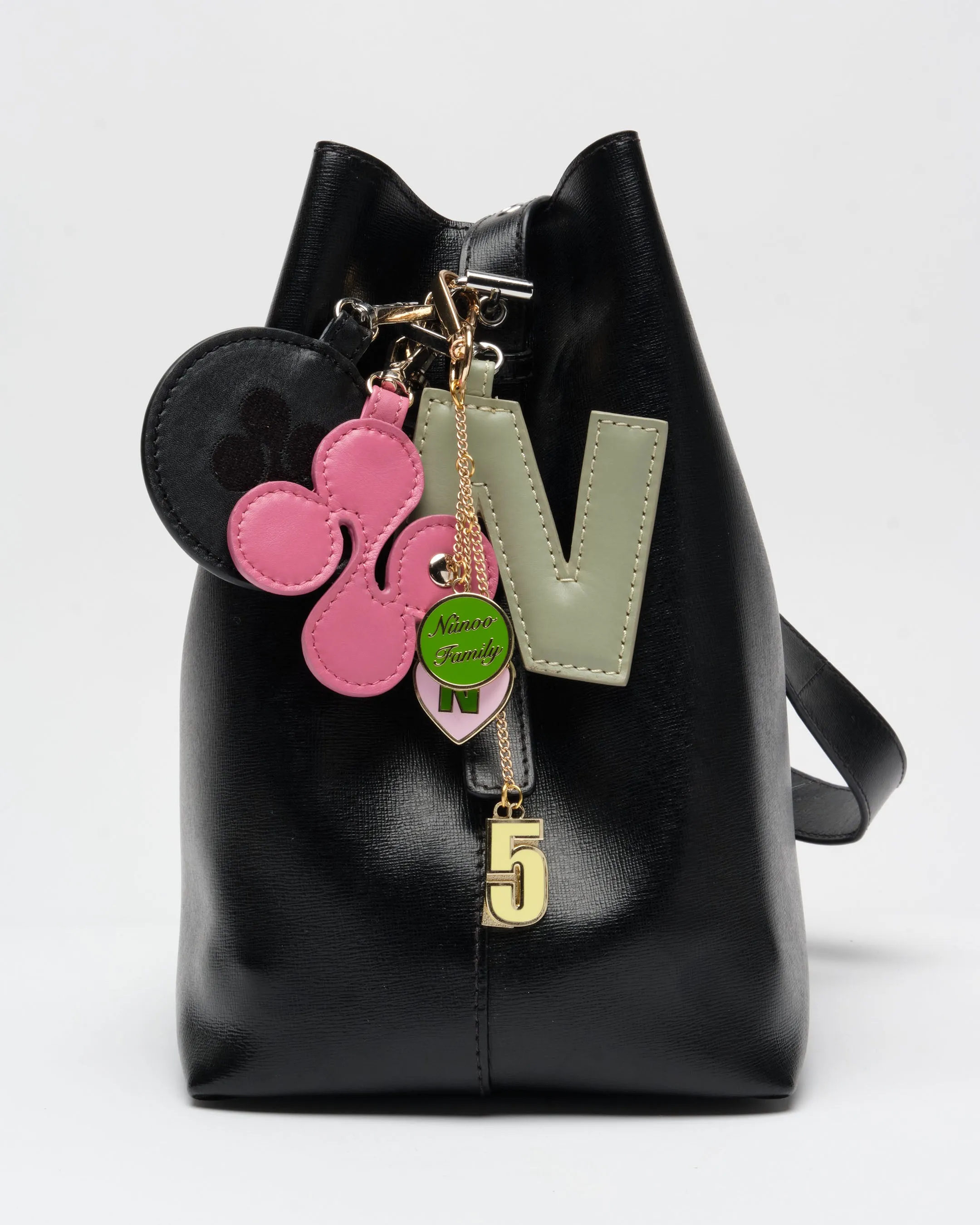 Heart Rivet Bagcharm Silky Black w. Gold