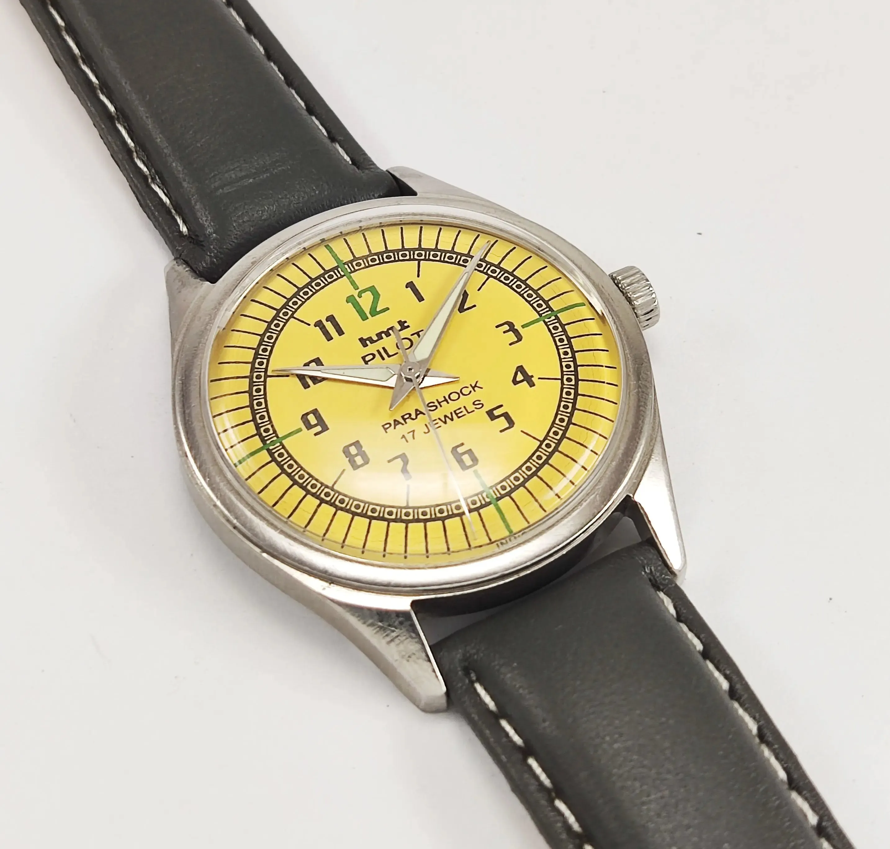 HMT Pilot Para Shock 17 Jewels Yellow Dial Mechanical Hand winding Men's Wrist Watch