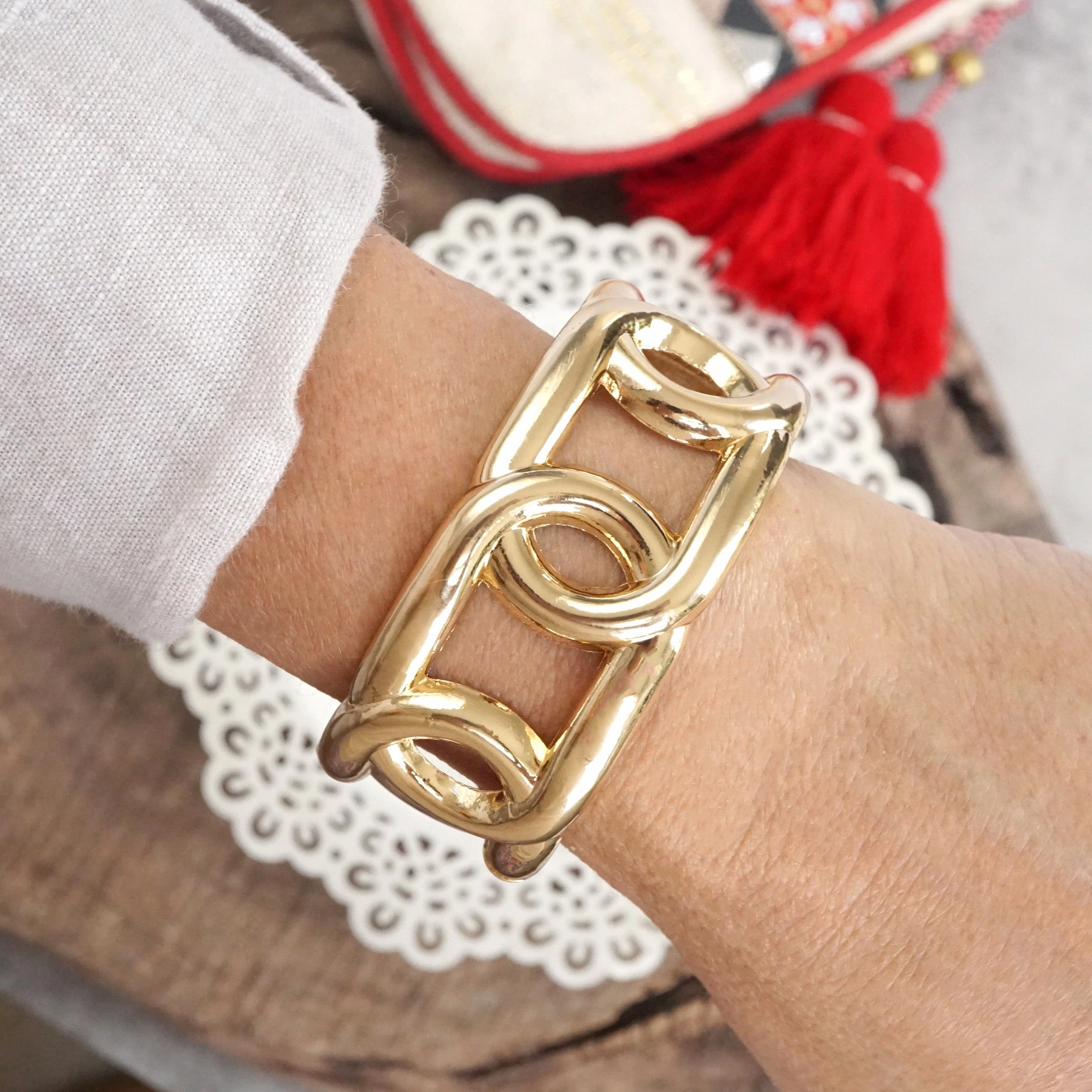 Standard Selection Rare Access Chunky Chain Statement Bangle Bracelet in gold tone with hinge