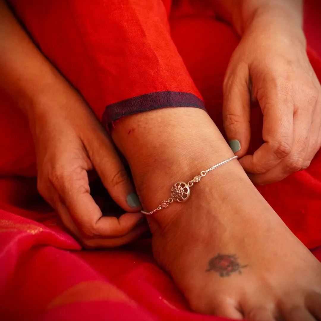 Jiniya Anklet