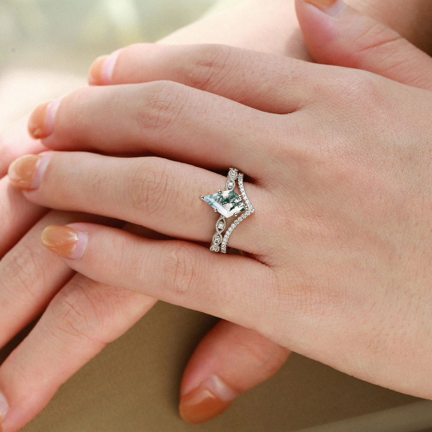 Comfort Mood Premium Detail Kite Cut Moss Agate Art-Deco Engagement Ring Set 2pcs