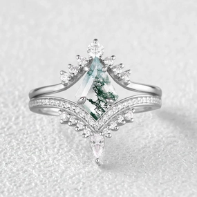 Kite Cut Moss Agate Deep V Chevron Engagement Ring Set 2pcs Minimal Detail