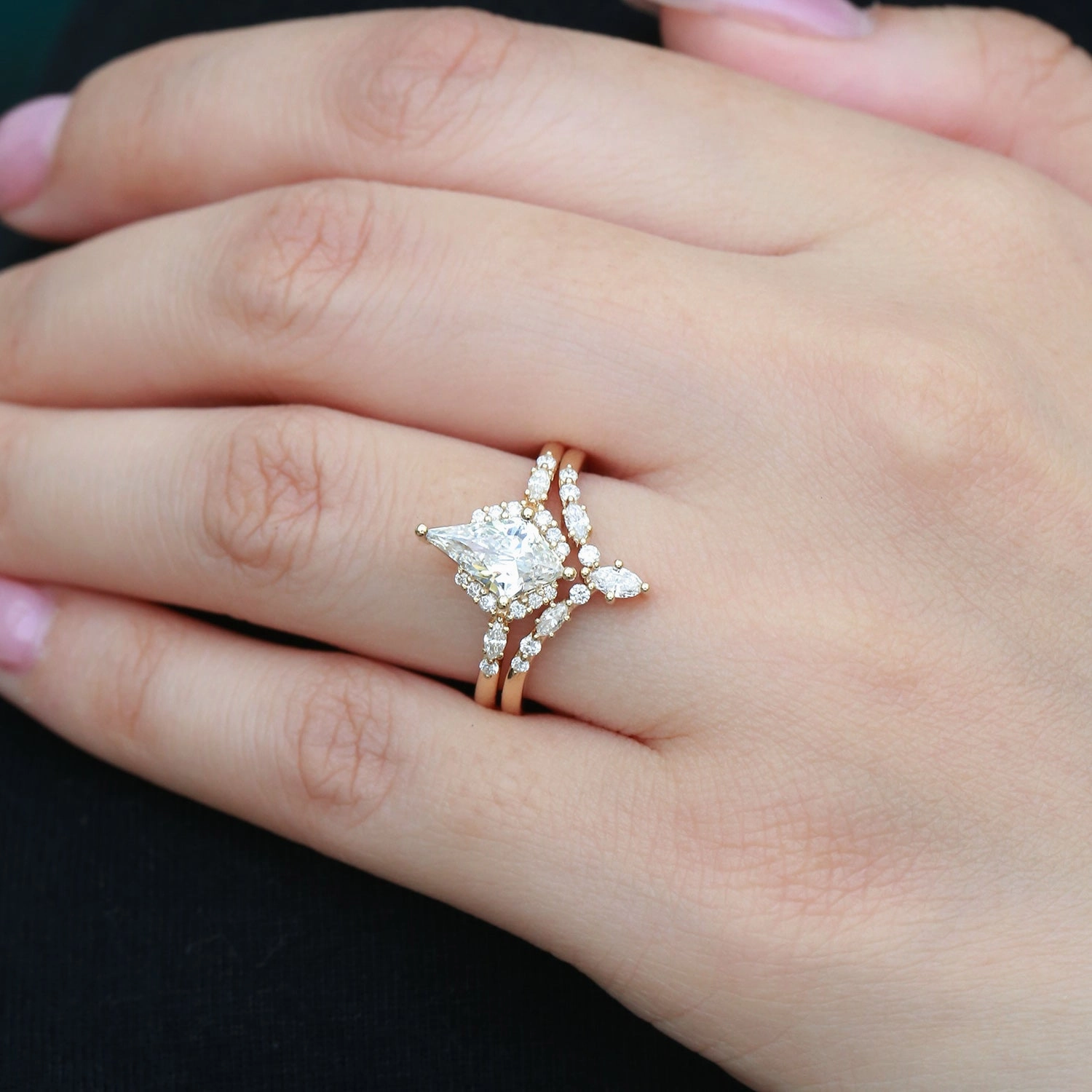 Kite Lab Grown Diamond Engagement Ring Set 2pcs Delicate Pair