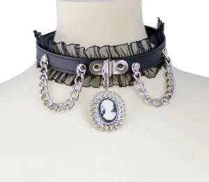 LaceHanging Chain Pendant Choker
