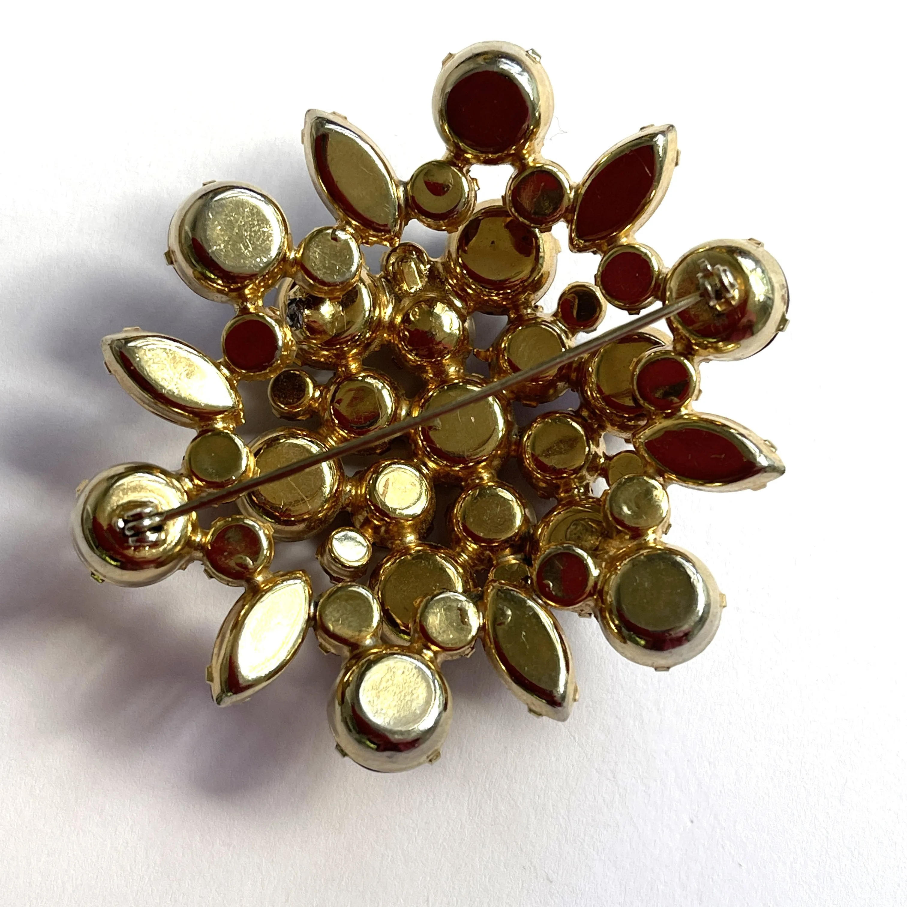 Large two dimensional Topaz Rhinestone Vintage Brooch