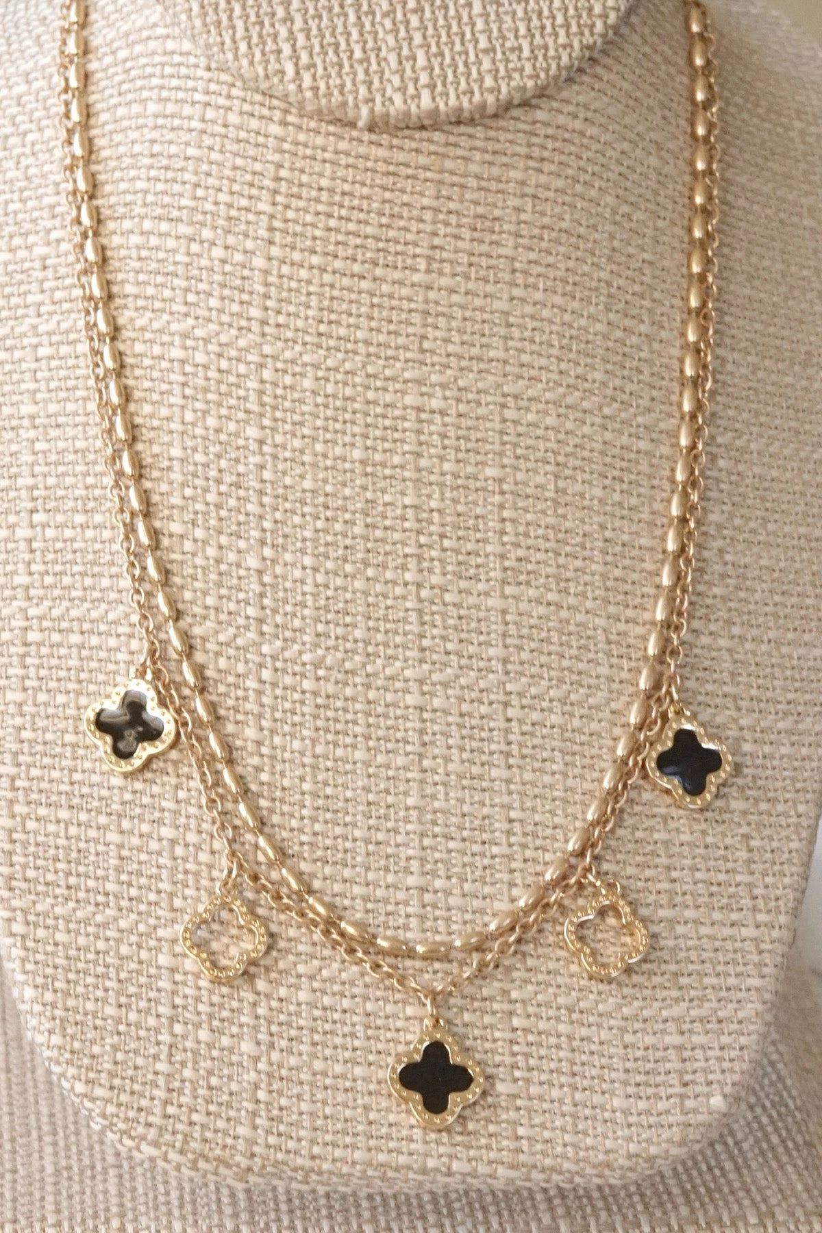 For Luck Layered gold tone short Clover necklace pendant Pink White Turquoise Black