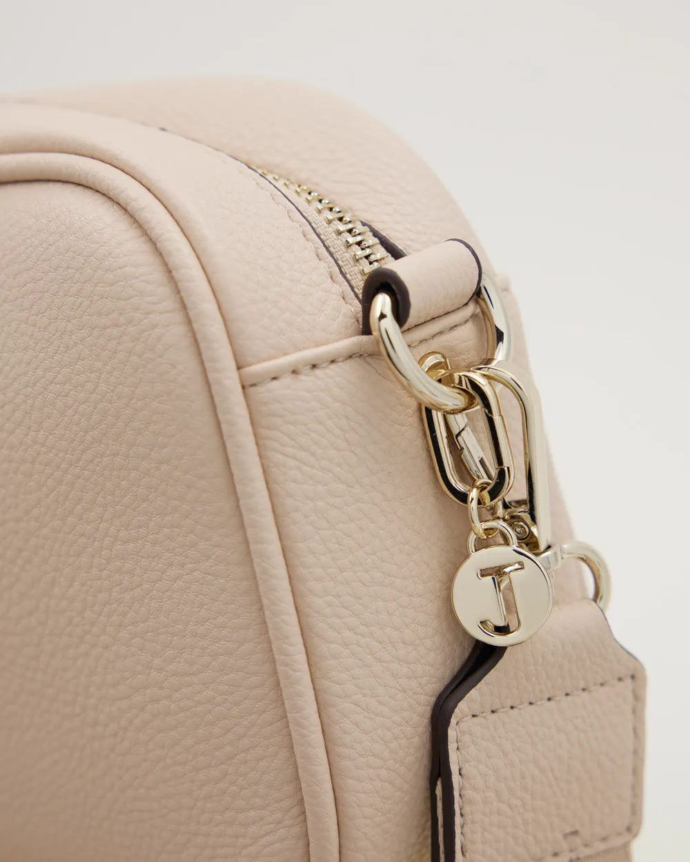 Letter O Charm With Oval Hinge Ring Clip