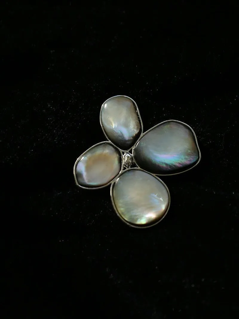 Lilac Blossom Natural Gray Mother-of-pearl Brooch