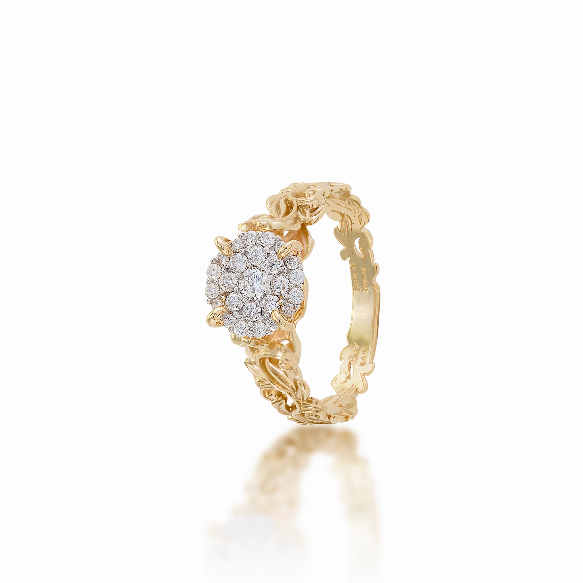 Living Heirloom Engagement Ring in Gold with Diamonds Shiny Jewels Fashion Collection