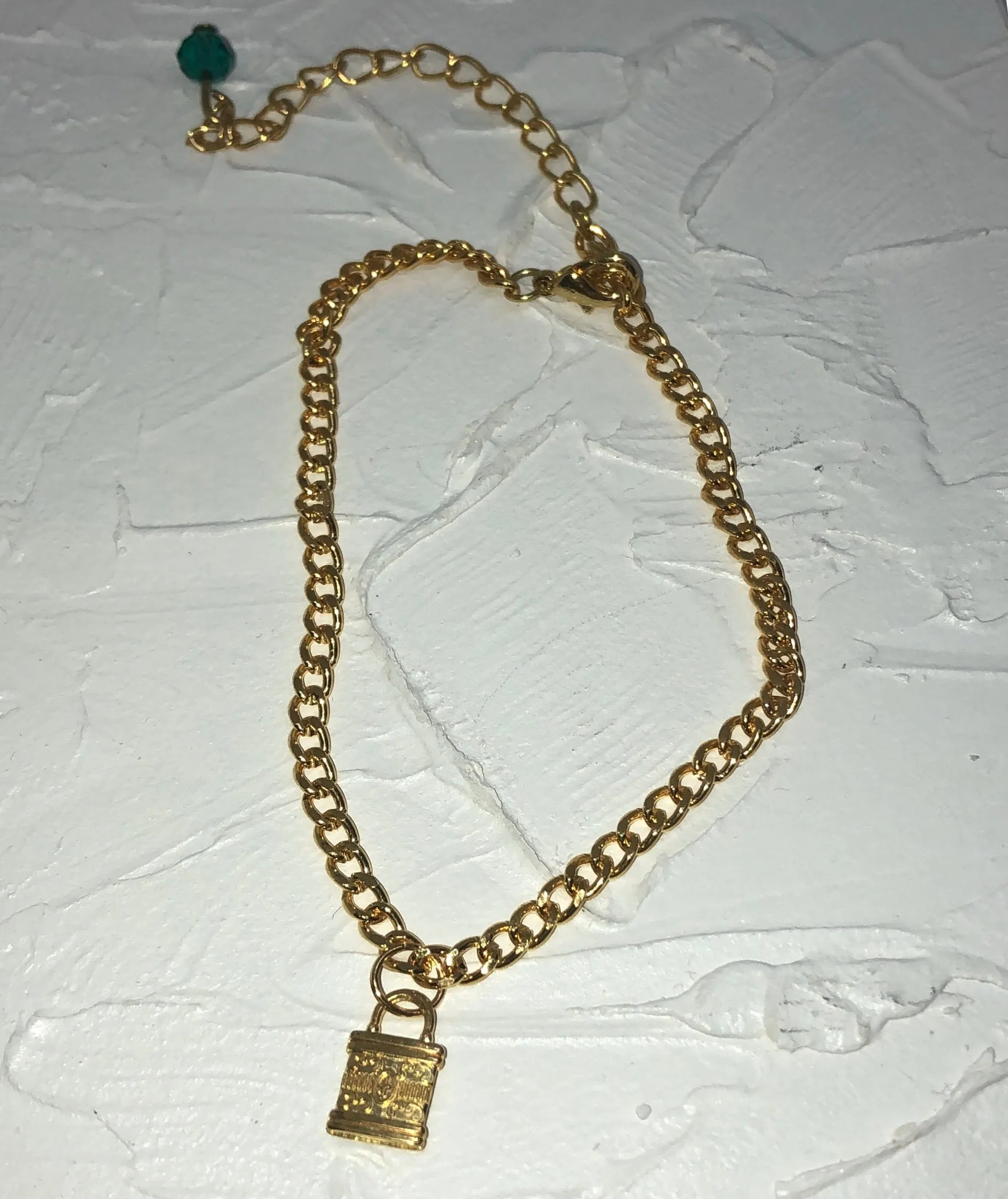 Lock pendant anklet