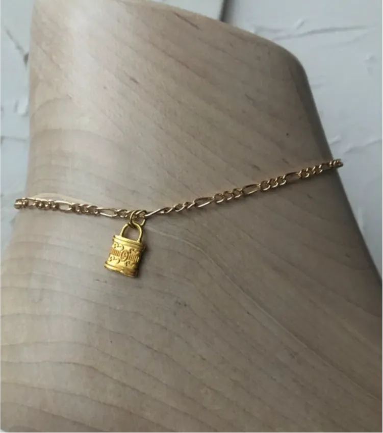 Lock pendant anklet