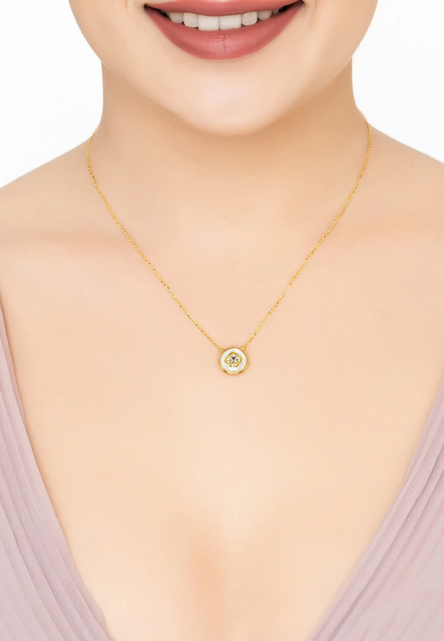 Lucky Charm Clover Flower Mother Of Pearl Pendant Necklace Gold