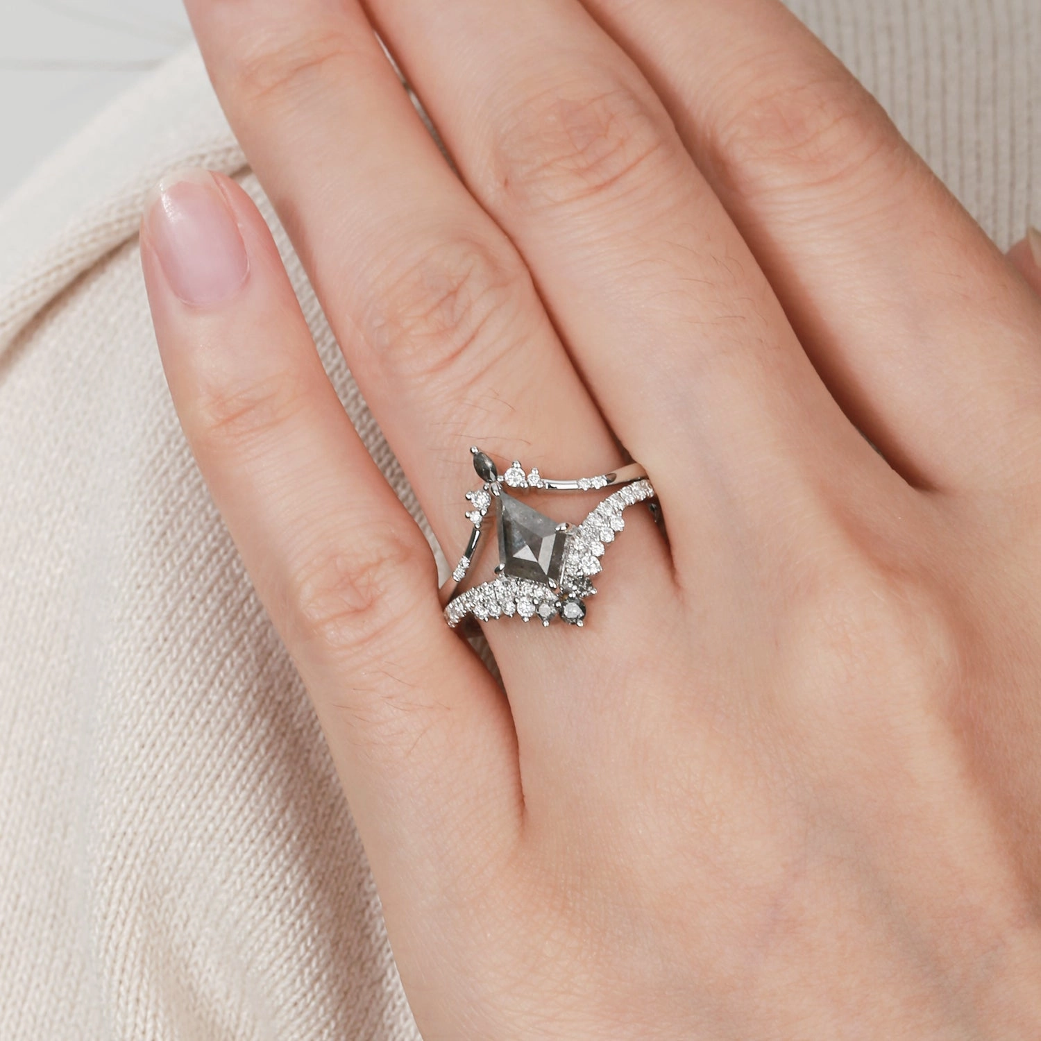 Kite Salt & Pepper Diamonds Engagement Ring Set 2pcs Trendy Piece