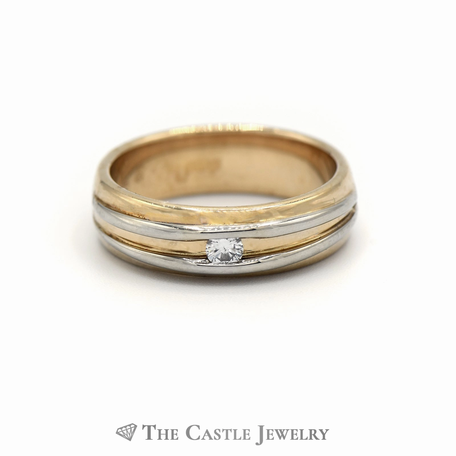 Hypoallergenic Expression Functional Style Men's Ridged Tension Set Round Diamond Band in 14K Yellow Gold