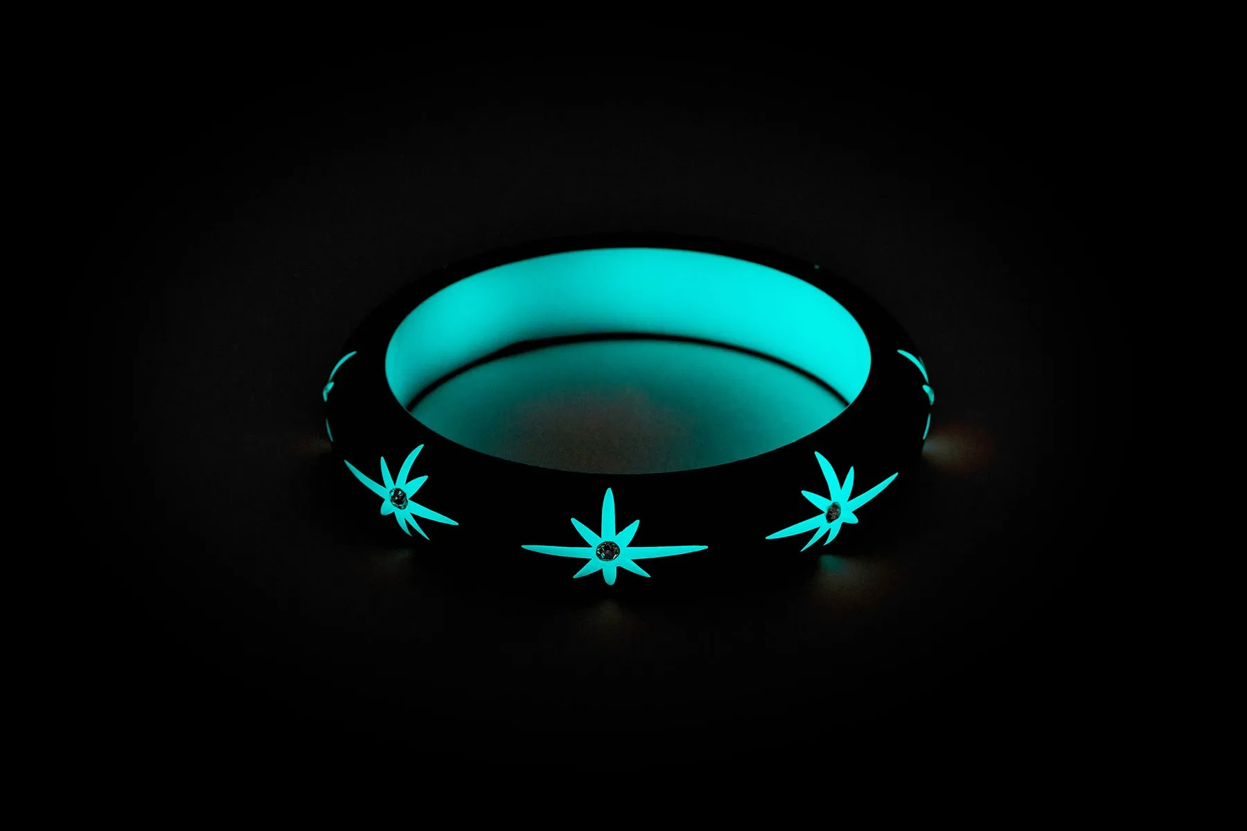 Midi Spirit Black Bangle