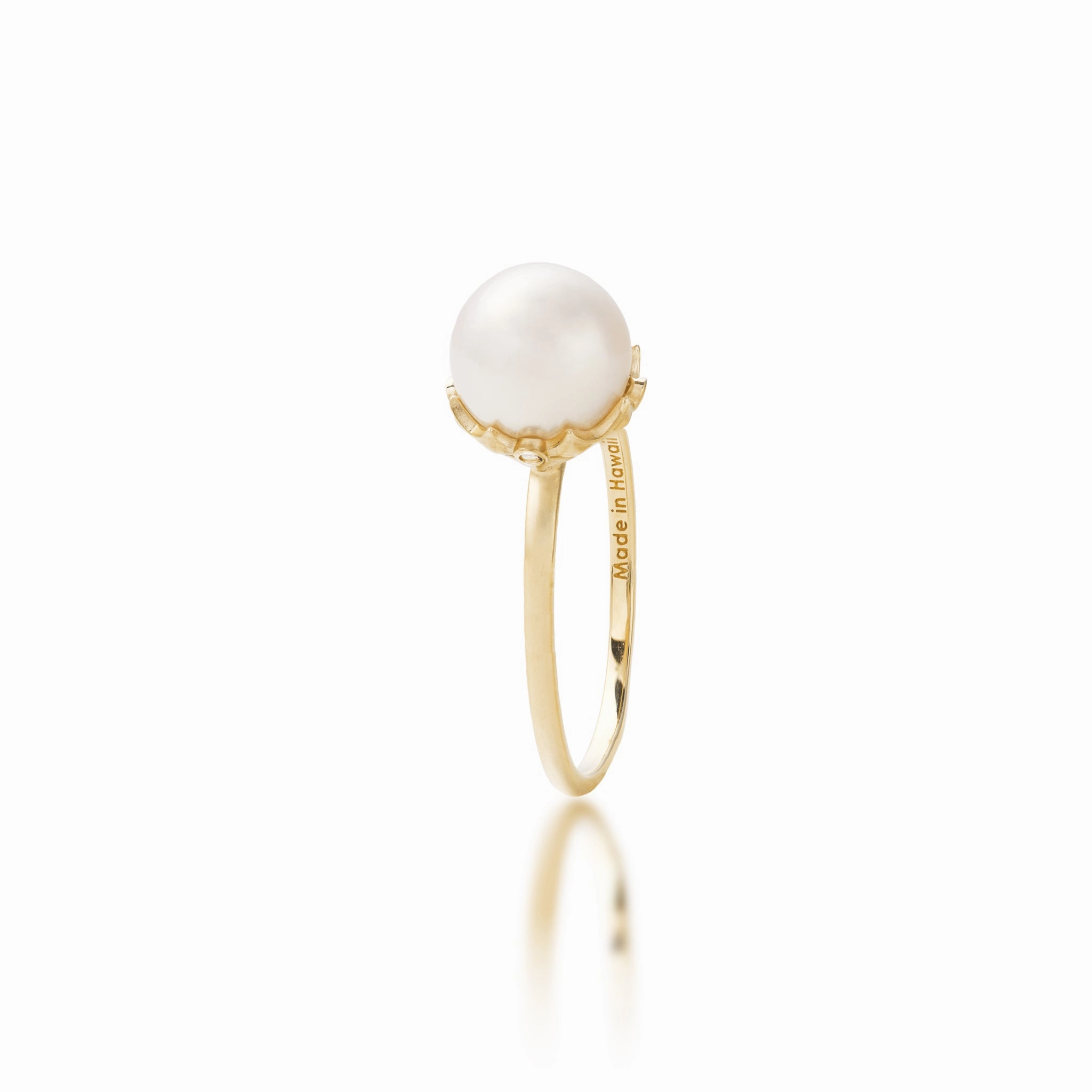 Hawaiian Quilted Star Akoya White Pearl Ring in Gold with Diamonds - 8mm Vibrant Glow