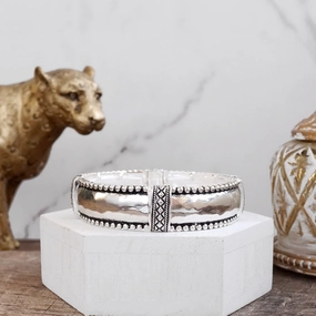 Heritage Shine ?C Wide Hammered Stretch Bangle Fairy-Tale View Party Ready