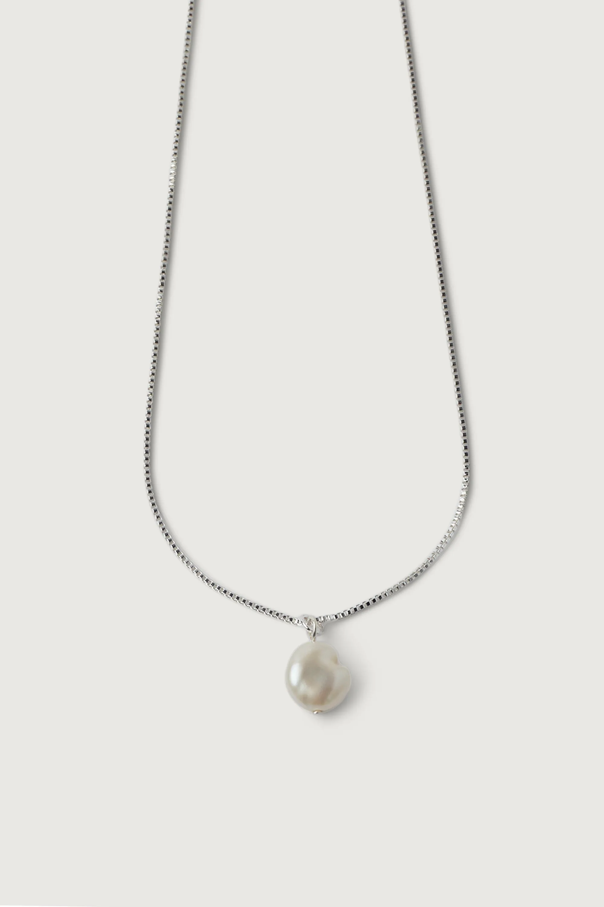 NATURAL PEARL PENDANT NECKLACE