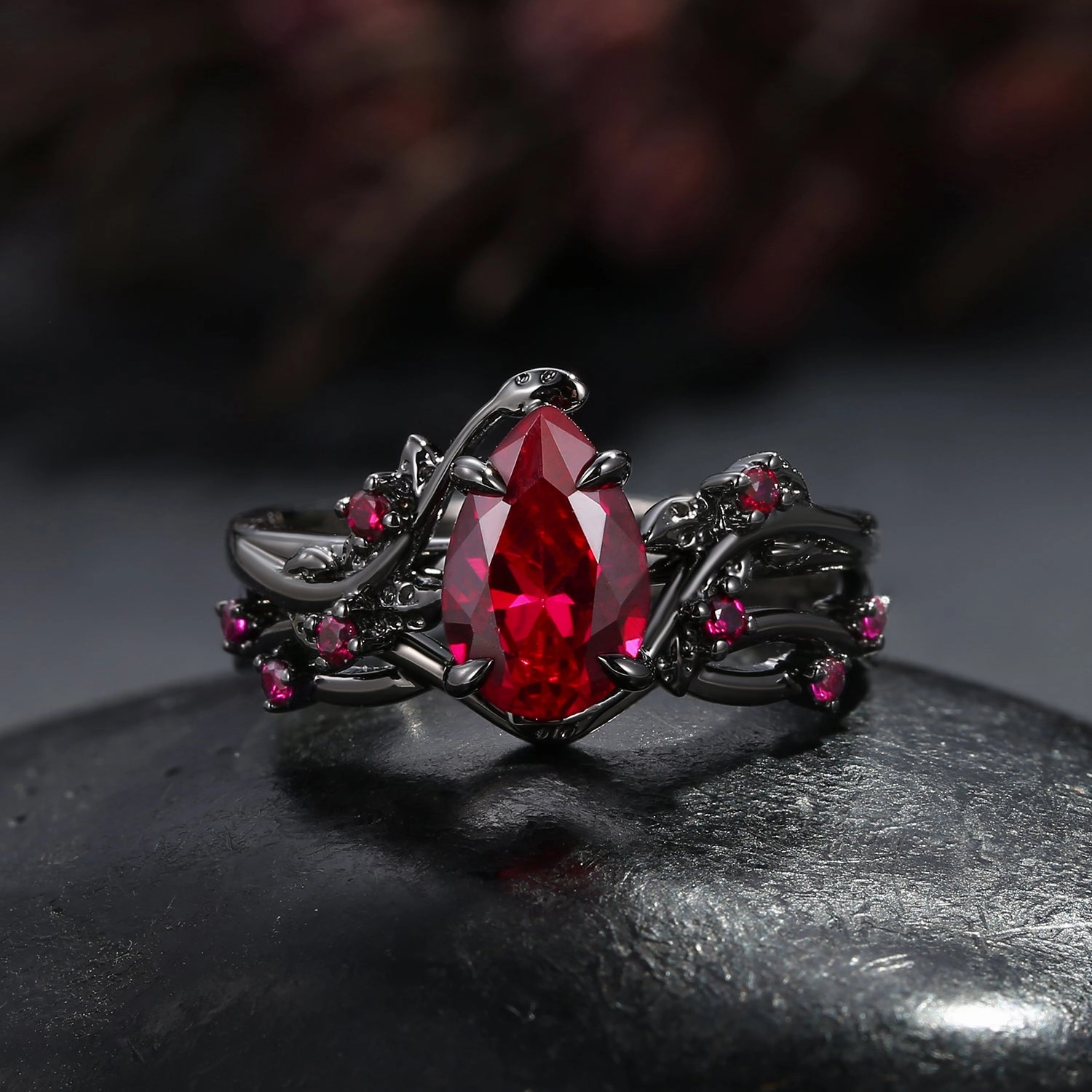 Exclusive Glam Nature Inspired - Pear Shaped Lab Ruby Leafy Ring Set 2pcs - Mossy