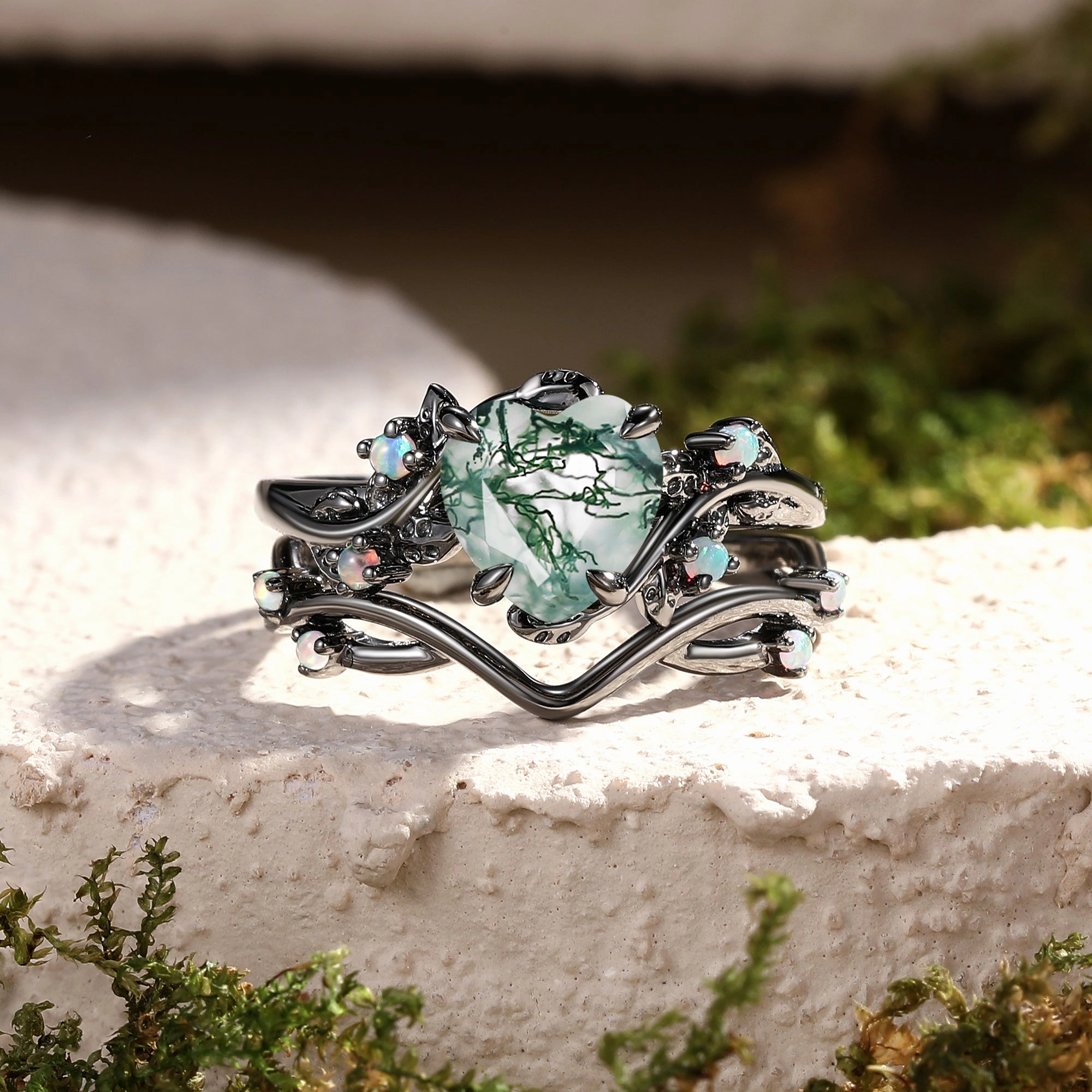Nature Inspired Heart Shaped Moss Agate Leafy Ring Set 2pcs - Mossy Expressive Edge night look