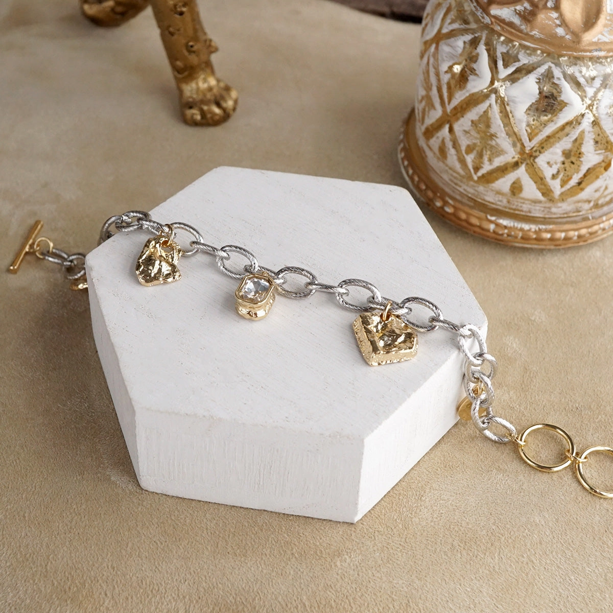Subtle Beauty Brilliant Bond ?C Statement Chain Bracelets with Reflective Crystals