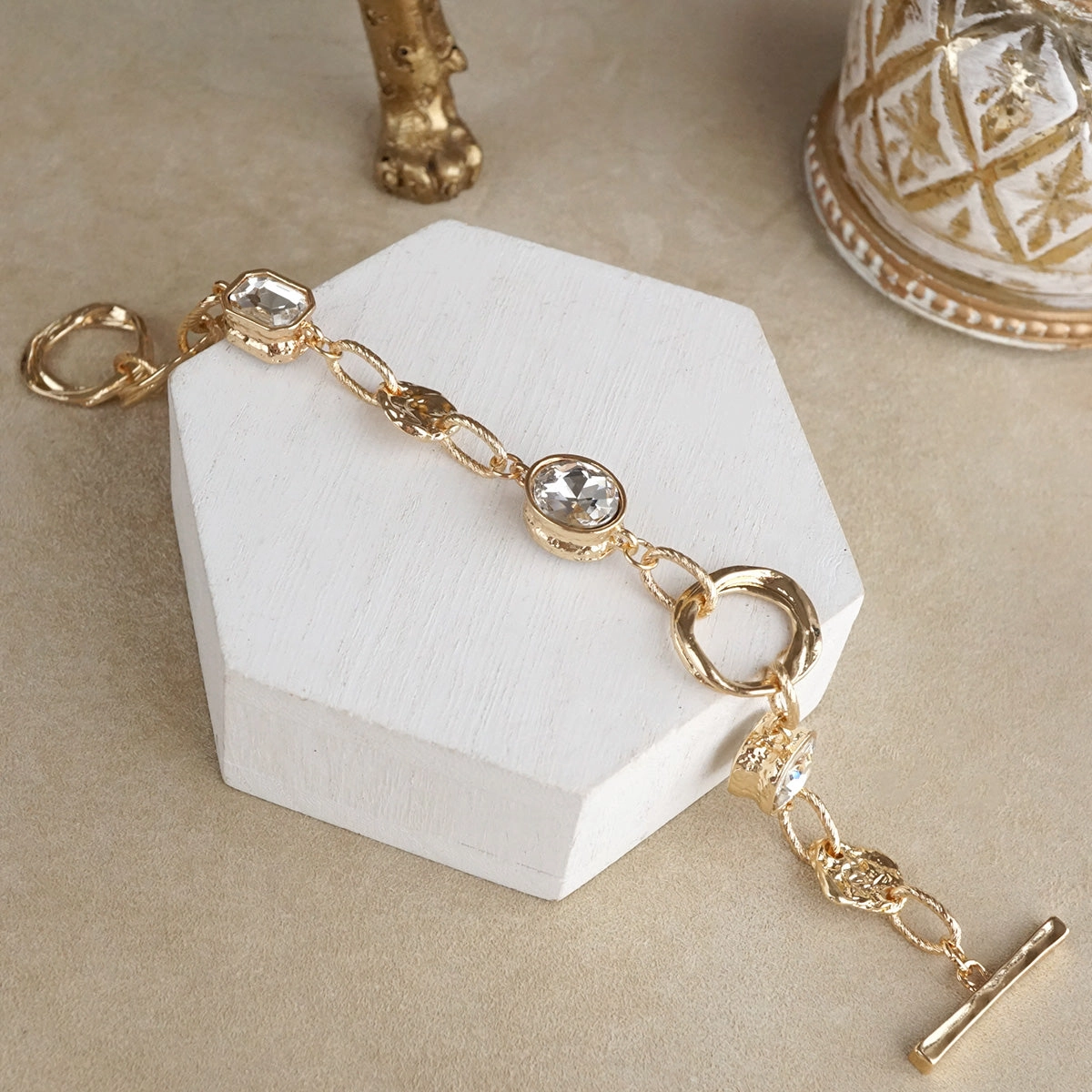 Impeccable Finish Brilliant Bond ?C Statement Chain Bracelets with Reflective Crystals