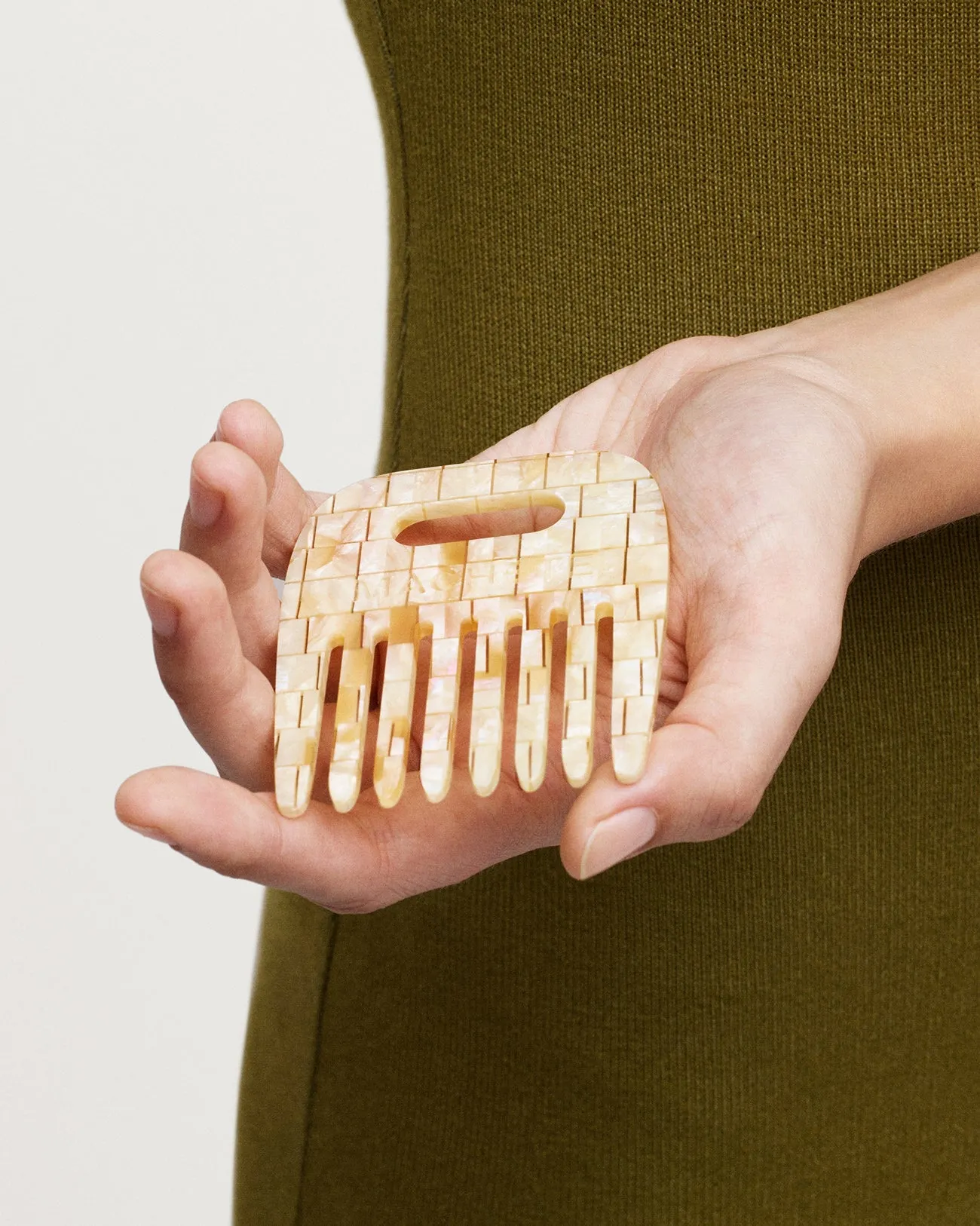 No. 4 Comb in Marine Shell Checker