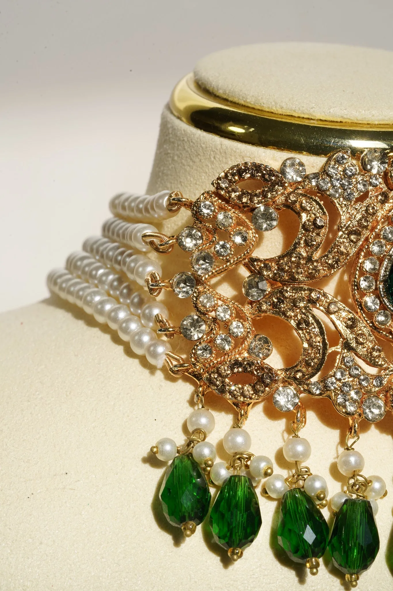 Noreen - Artisan Crafted Choker Necklace Set With Earrings & Tikka