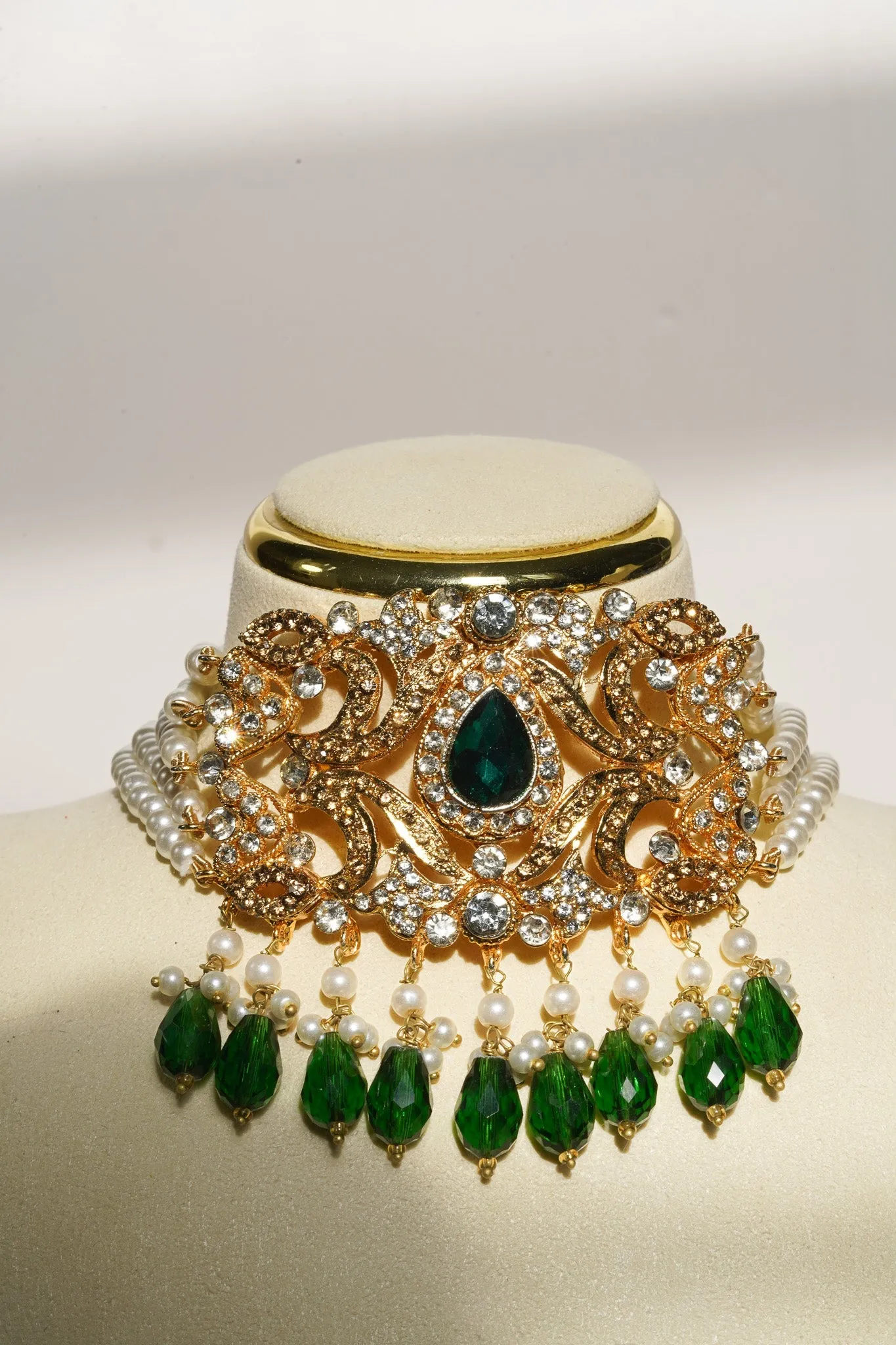 Noreen - Artisan Crafted Choker Necklace Set With Earrings & Tikka