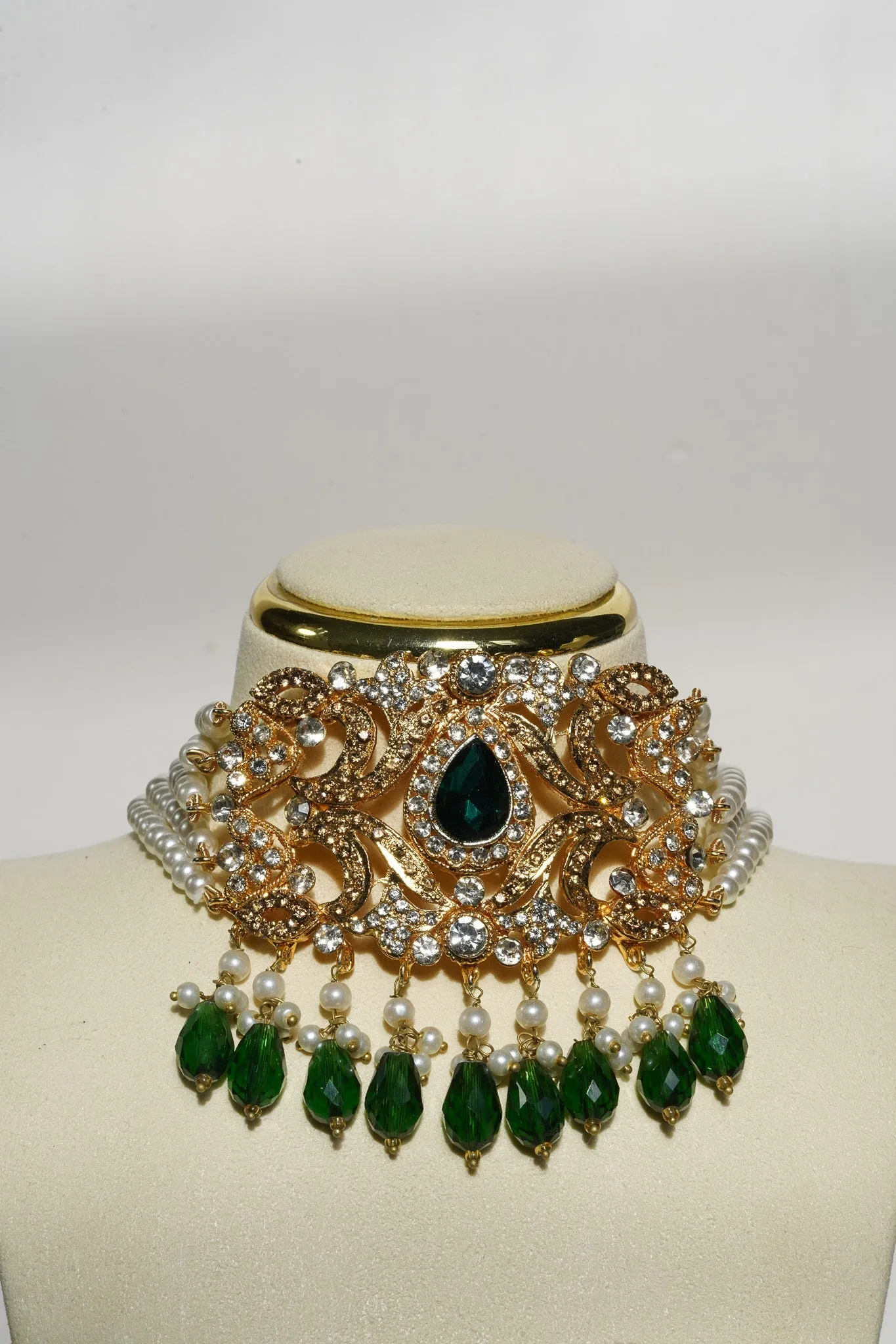 Noreen - Artisan Crafted Choker Necklace Set With Earrings & Tikka