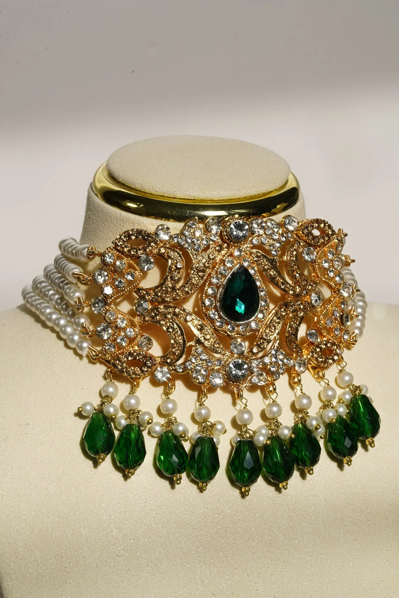 Noreen - Artisan Crafted Choker Necklace Set With Earrings & Tikka