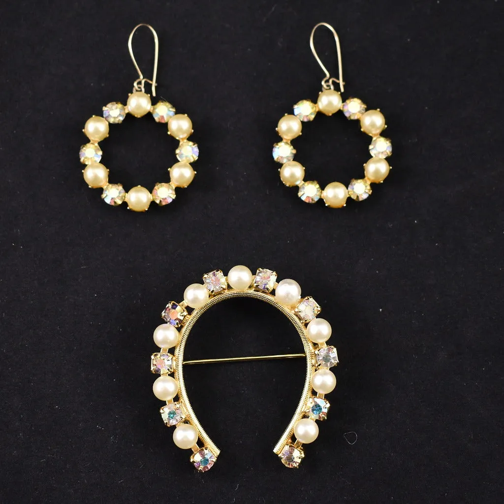 NOS Vintage Pearl Aurora Horseshoe Set