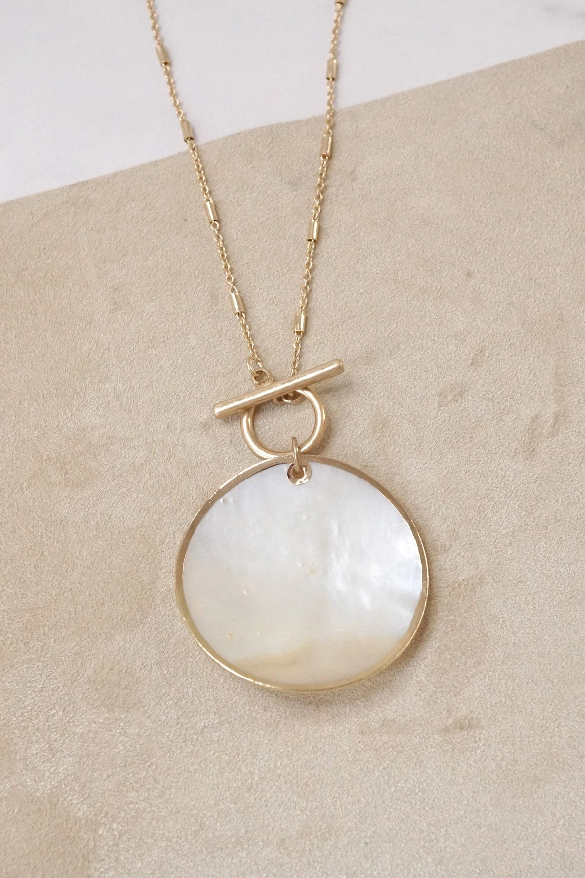 Minimalist boho short gold necklace with golden framed round shell Modern Accent